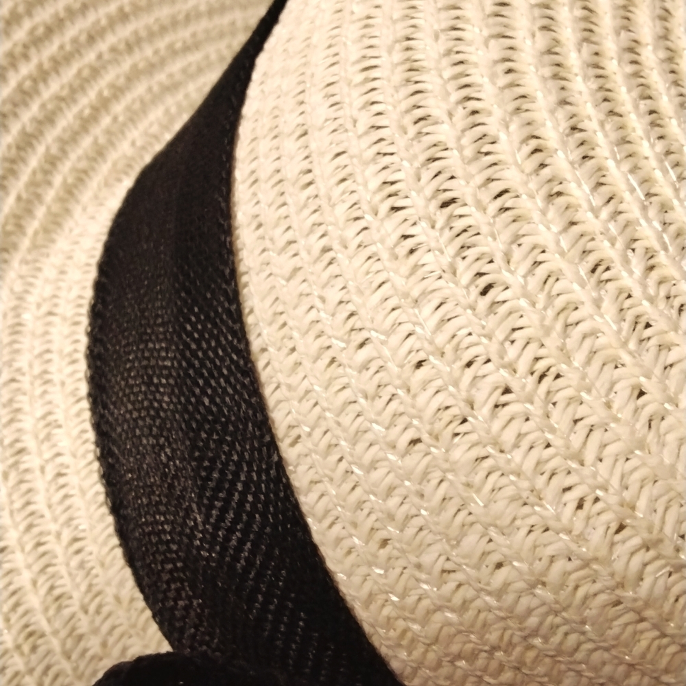 Women's Wide Brim Floppy  Hat - NWOT - Picture 4 of 7